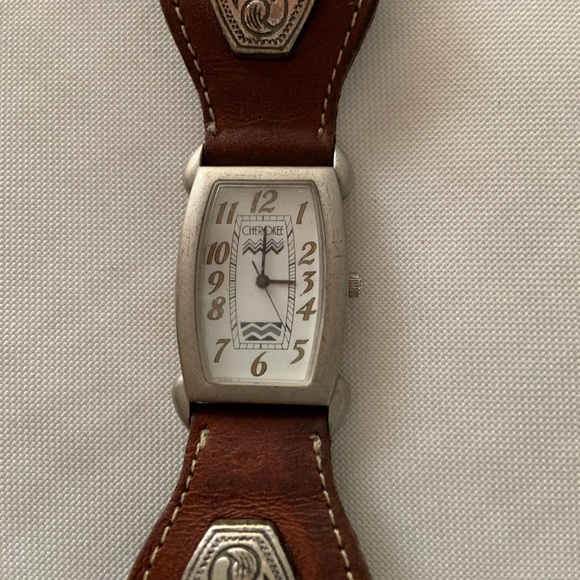 Cherokee woman’s wrist watch - Picture 1 of 8